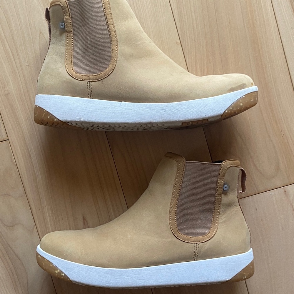 Bogs Tan Ankle Boots